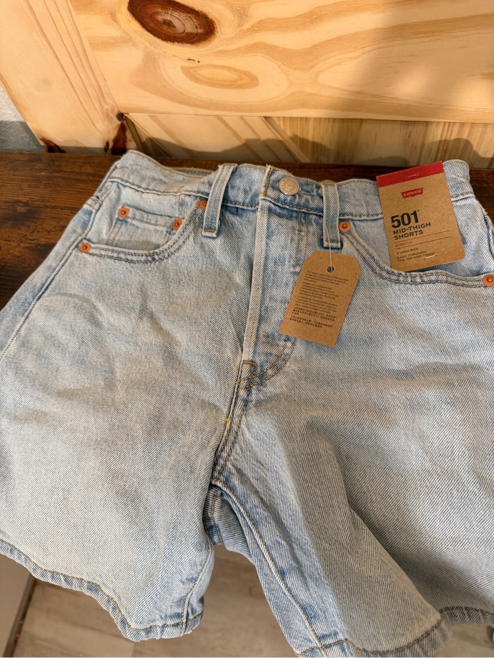 Levi's 501 Mid‑Thigh Women's Light Blue Denim Shorts